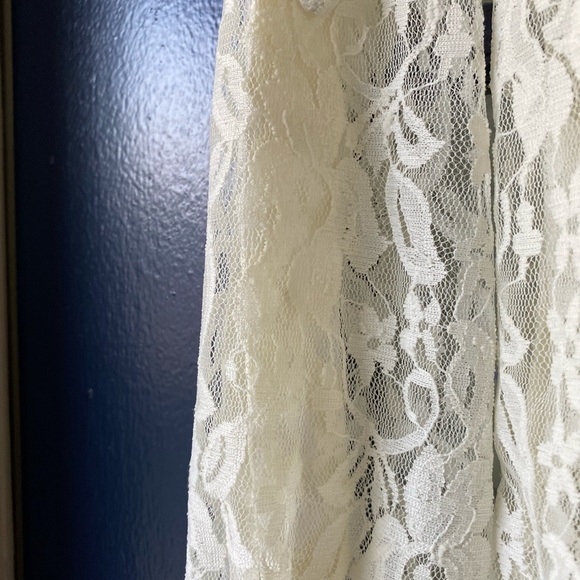 Cream Lace Blouse for work or play NWOT - Picture 4 of 5